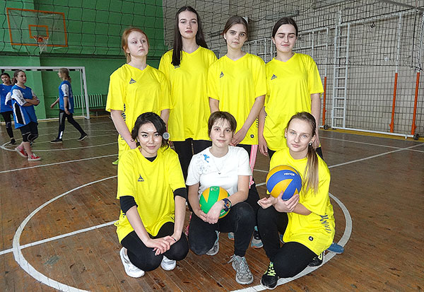 Збірна команда дівчат ЕПЛ взяла участь у районних змаганнях з волейболу